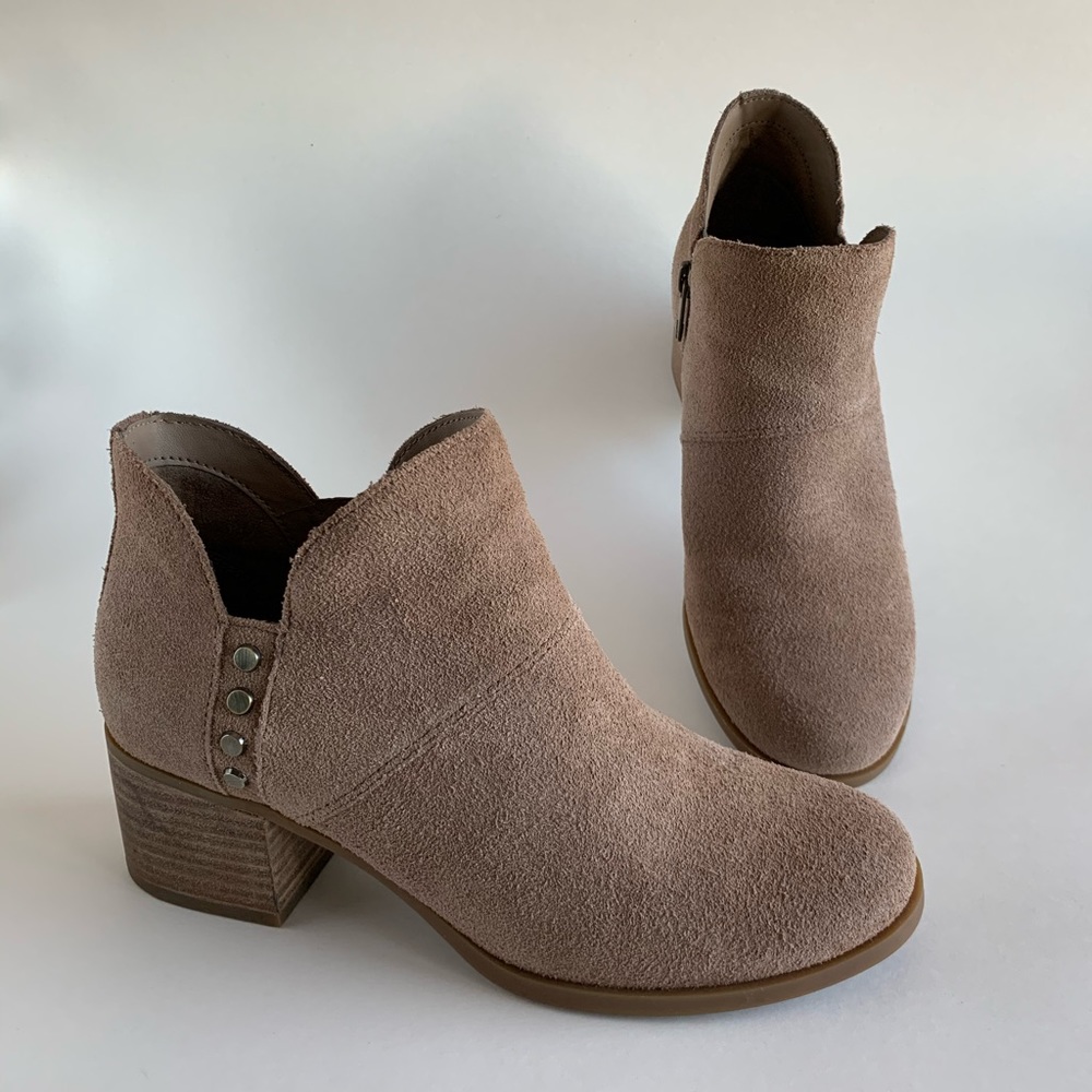 Koolaburra by UGG Suede Studded Ankle Boots Size 6 Amphora Sofiya Bootie.
